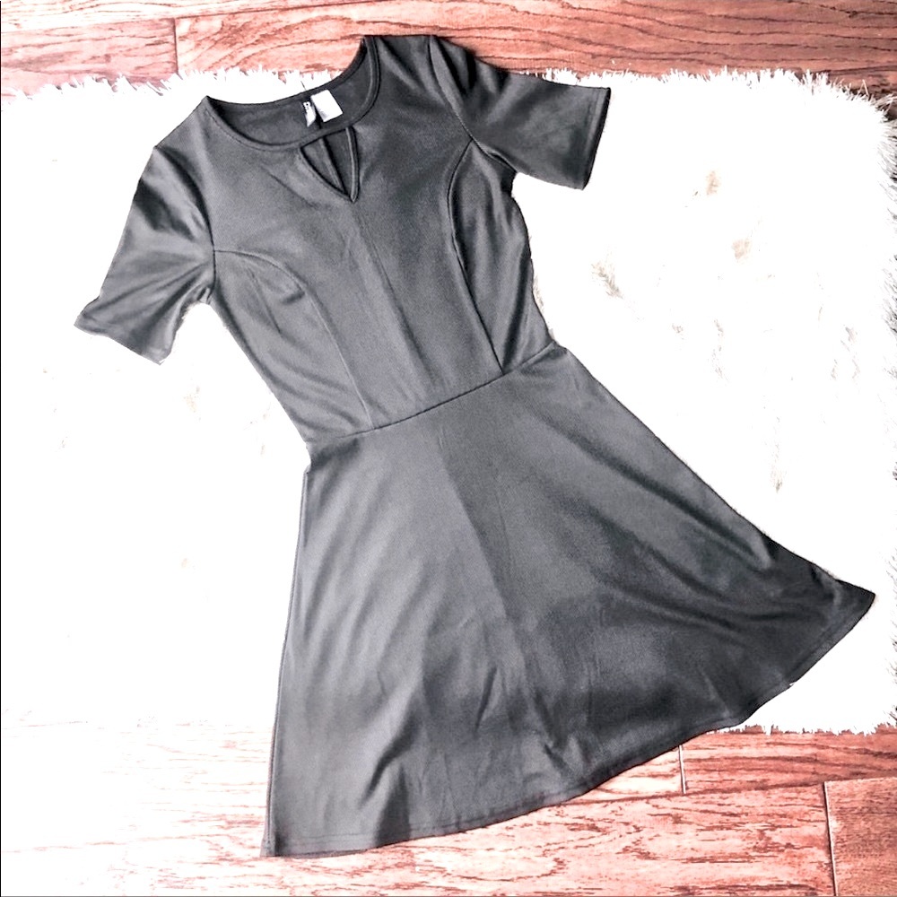 H&M Black Dress (2)